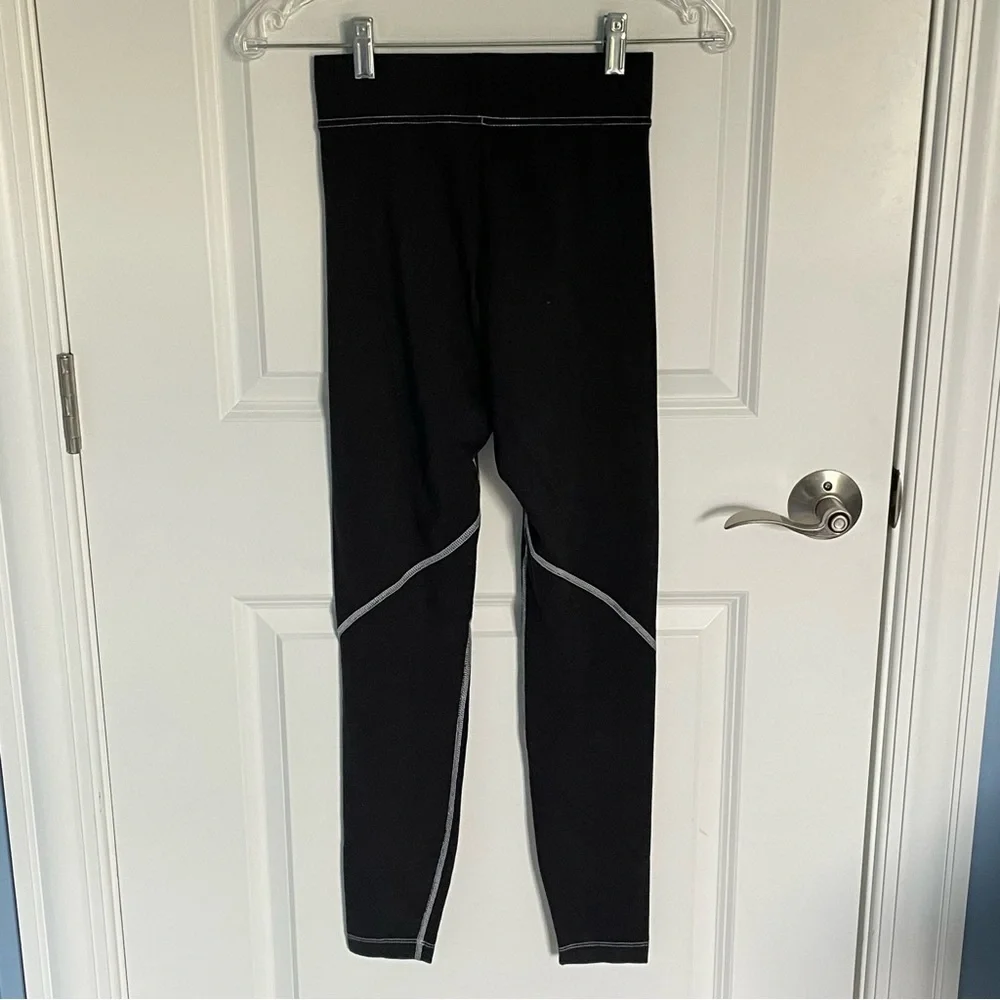 Nike Black Swoosh Graphic High-Rise Leggings Size XS - 47716